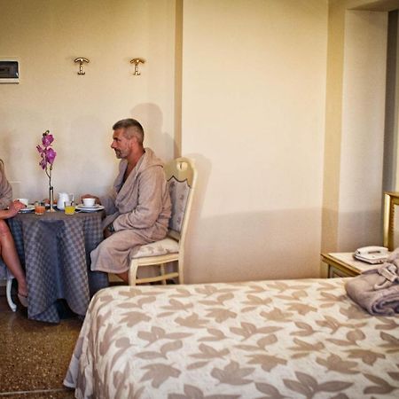 Hotel Internazionale Terme Абано Терме Екстериор снимка