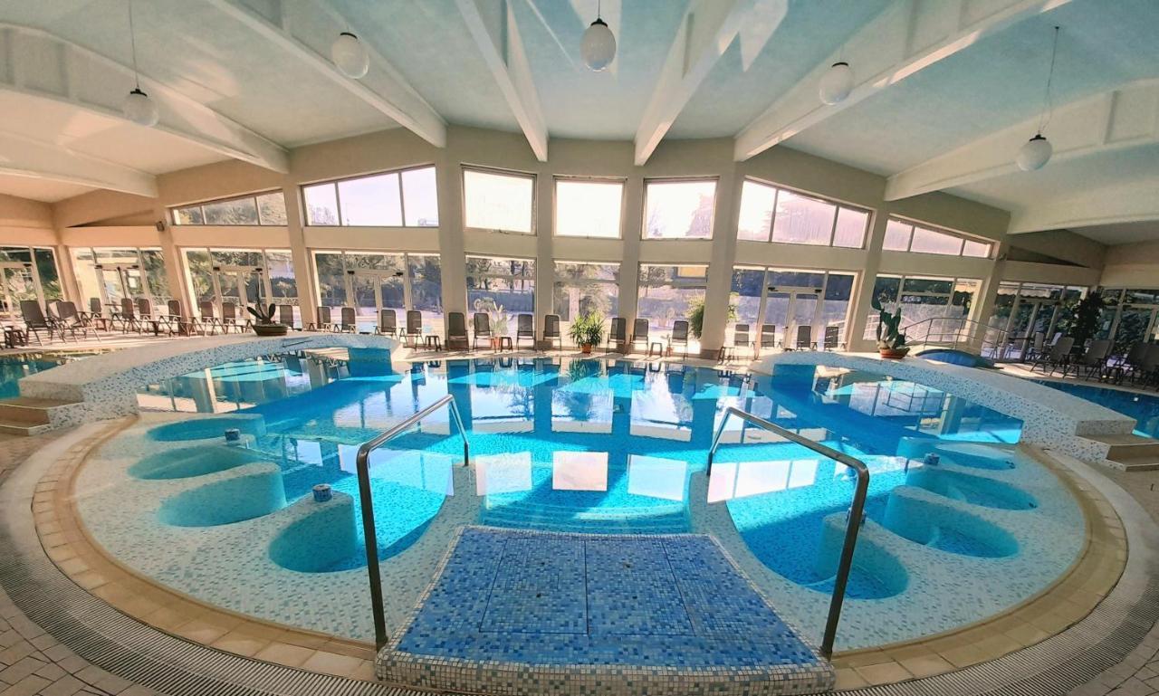Hotel Internazionale Terme Абано Терме Екстериор снимка
