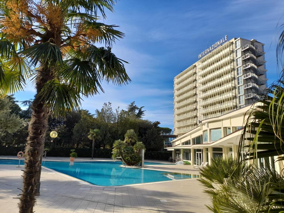 Hotel Internazionale Terme Абано Терме Екстериор снимка