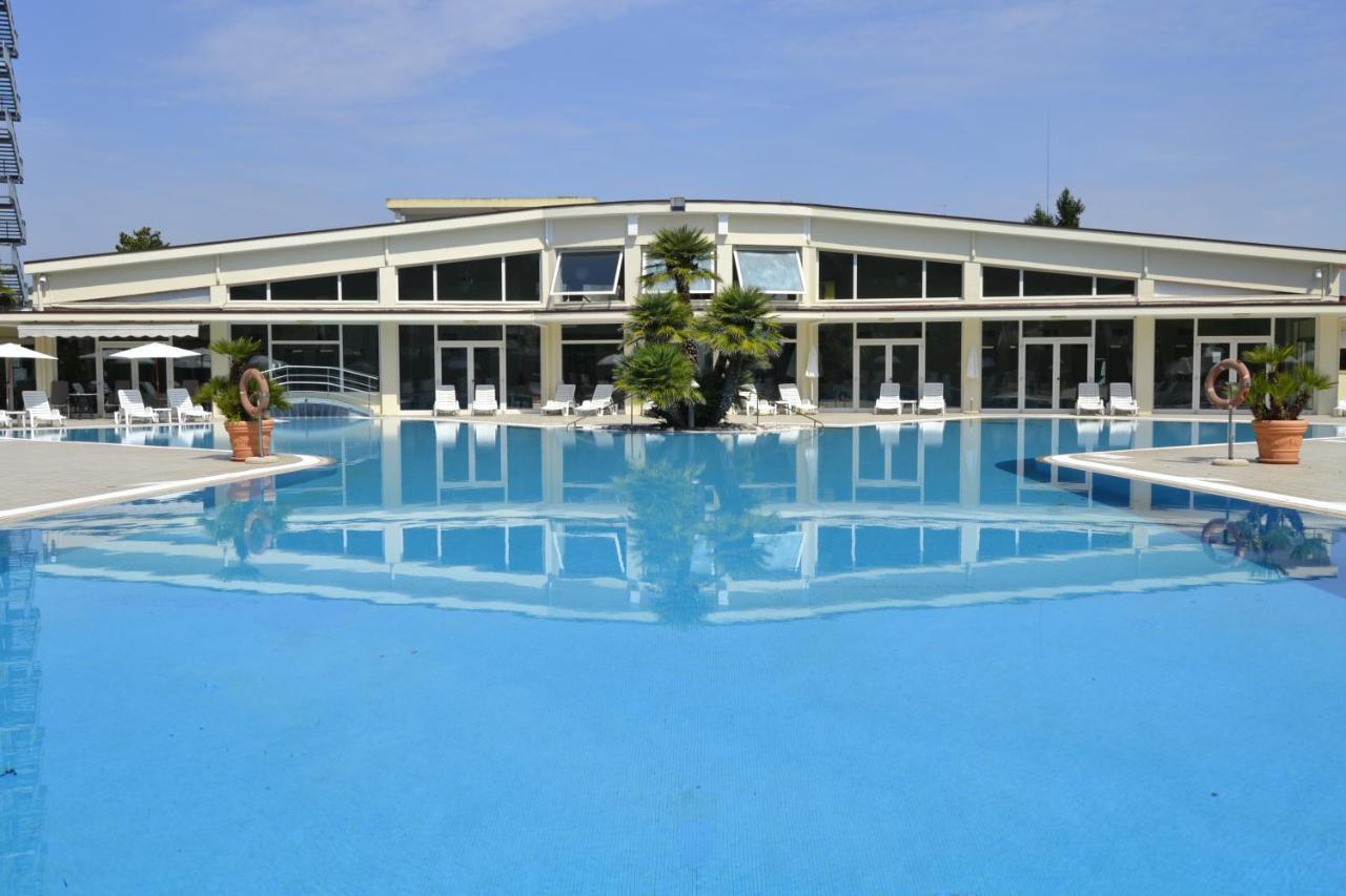 Hotel Internazionale Terme Абано Терме Екстериор снимка