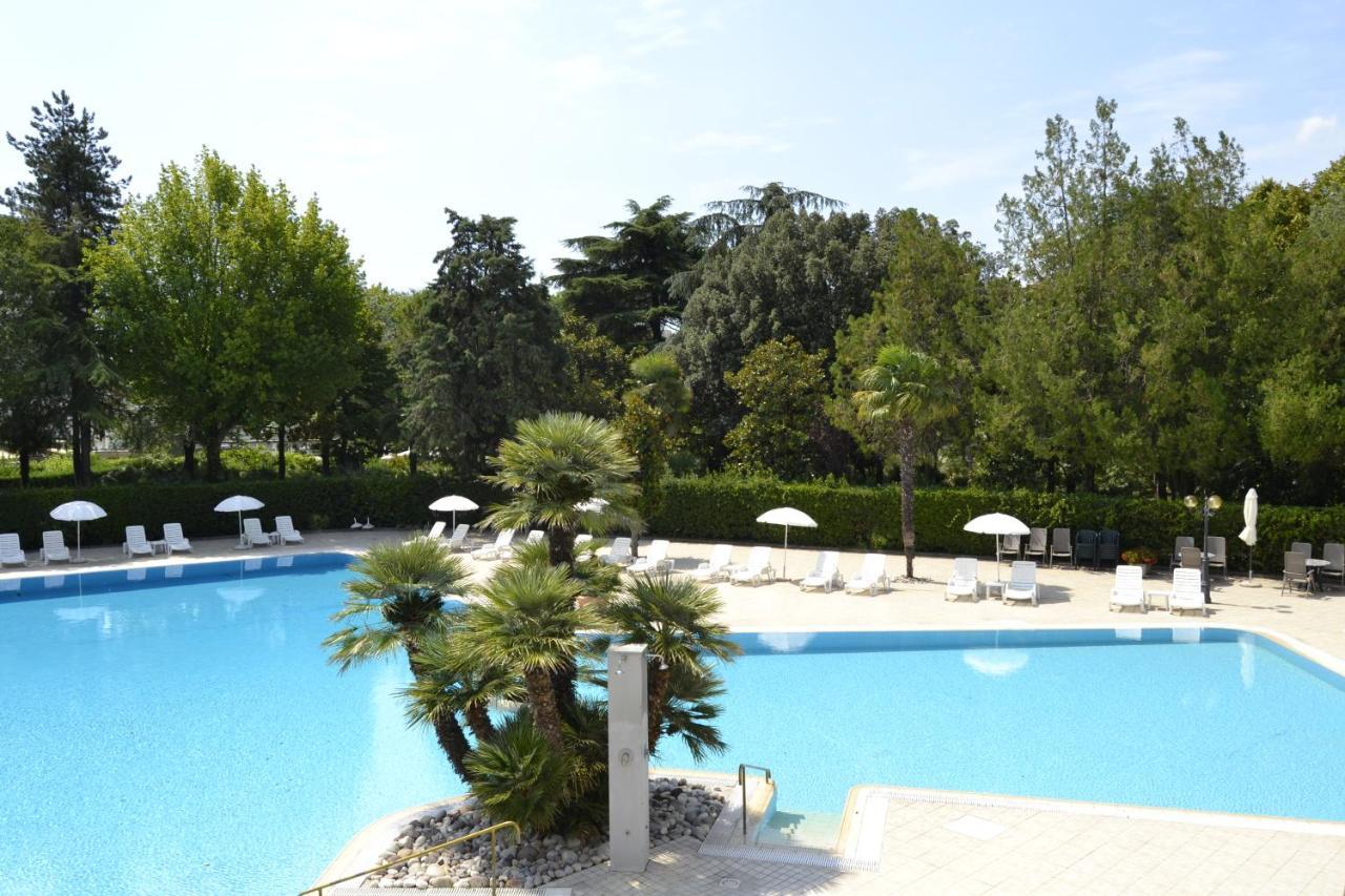 Hotel Internazionale Terme Абано Терме Екстериор снимка