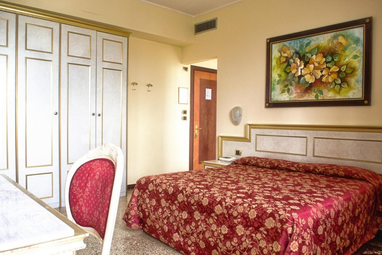 Hotel Internazionale Terme Абано Терме Екстериор снимка