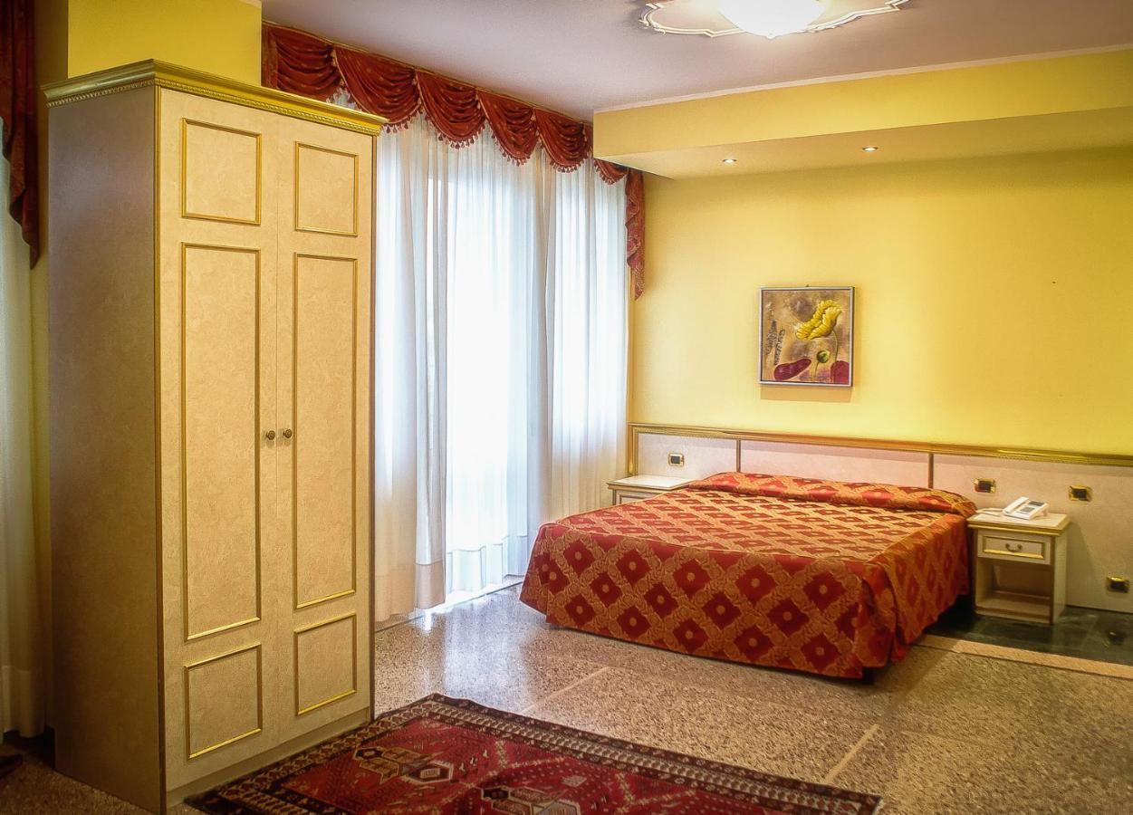 Hotel Internazionale Terme Абано Терме Екстериор снимка