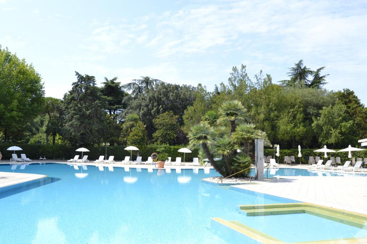 Hotel Internazionale Terme Абано Терме Екстериор снимка