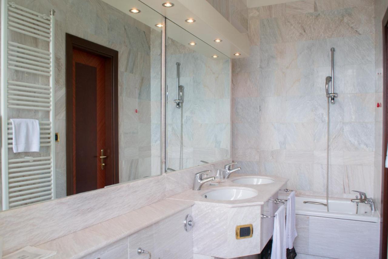 Hotel Internazionale Terme Абано Терме Екстериор снимка