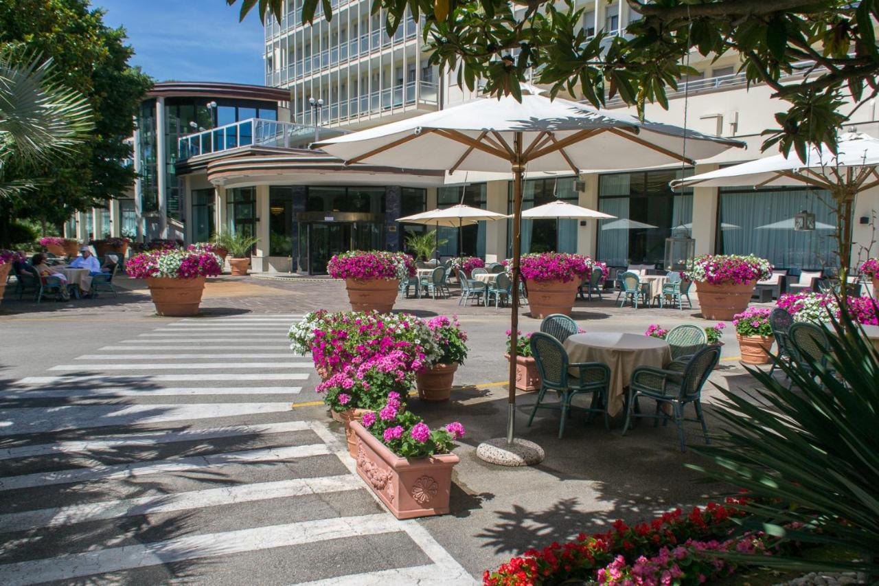 Hotel Internazionale Terme Абано Терме Екстериор снимка