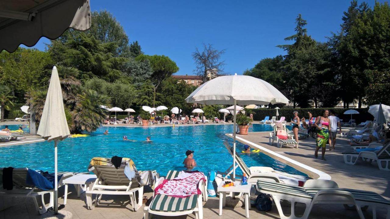 Hotel Internazionale Terme Абано Терме Екстериор снимка