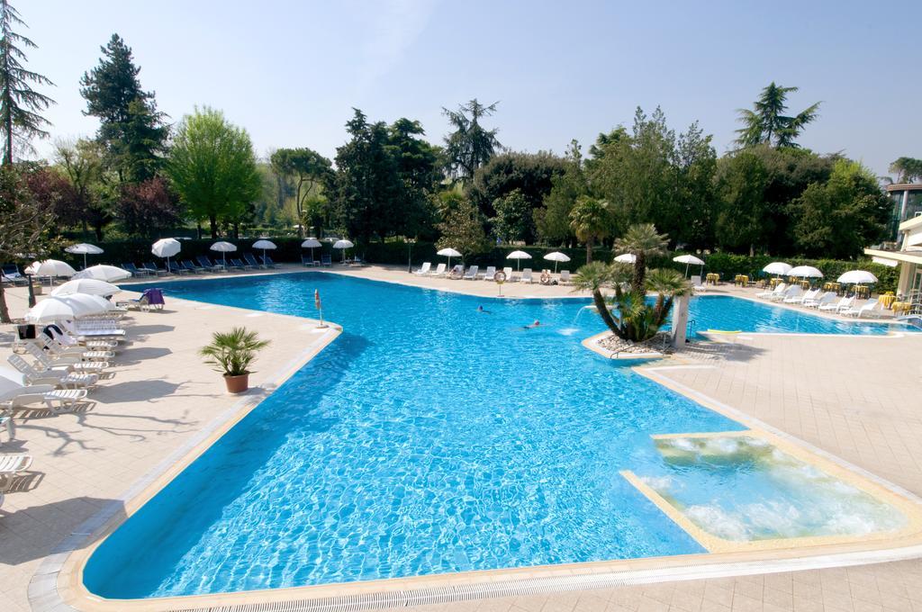 Hotel Internazionale Terme Абано Терме Екстериор снимка