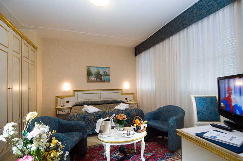 Hotel Internazionale Terme Абано Терме Екстериор снимка